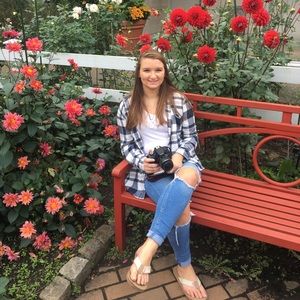 Meet your Posher, Laura